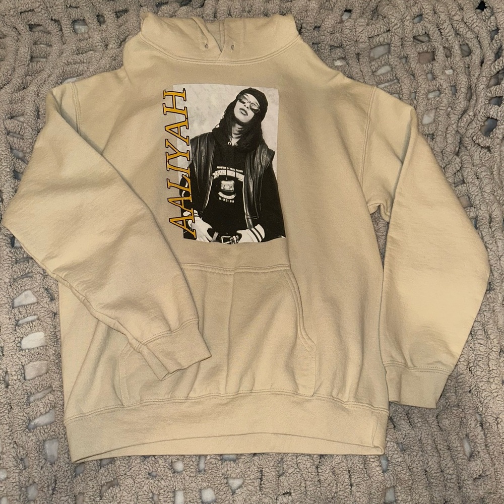 Beige Aaliyah Graphic Hoodie Size M